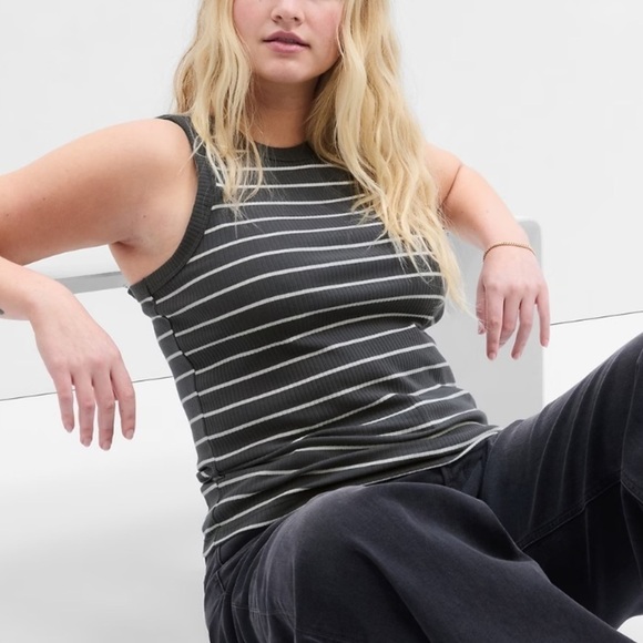 GAP High Neck Ribbed Tank Top Woman’s Large NWOT - Picture 11 of 11